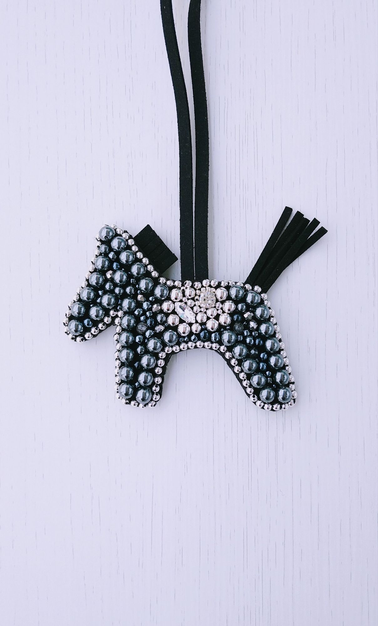 ブラック馬チャーム