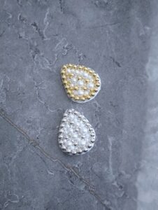 ミニドロップブローチ